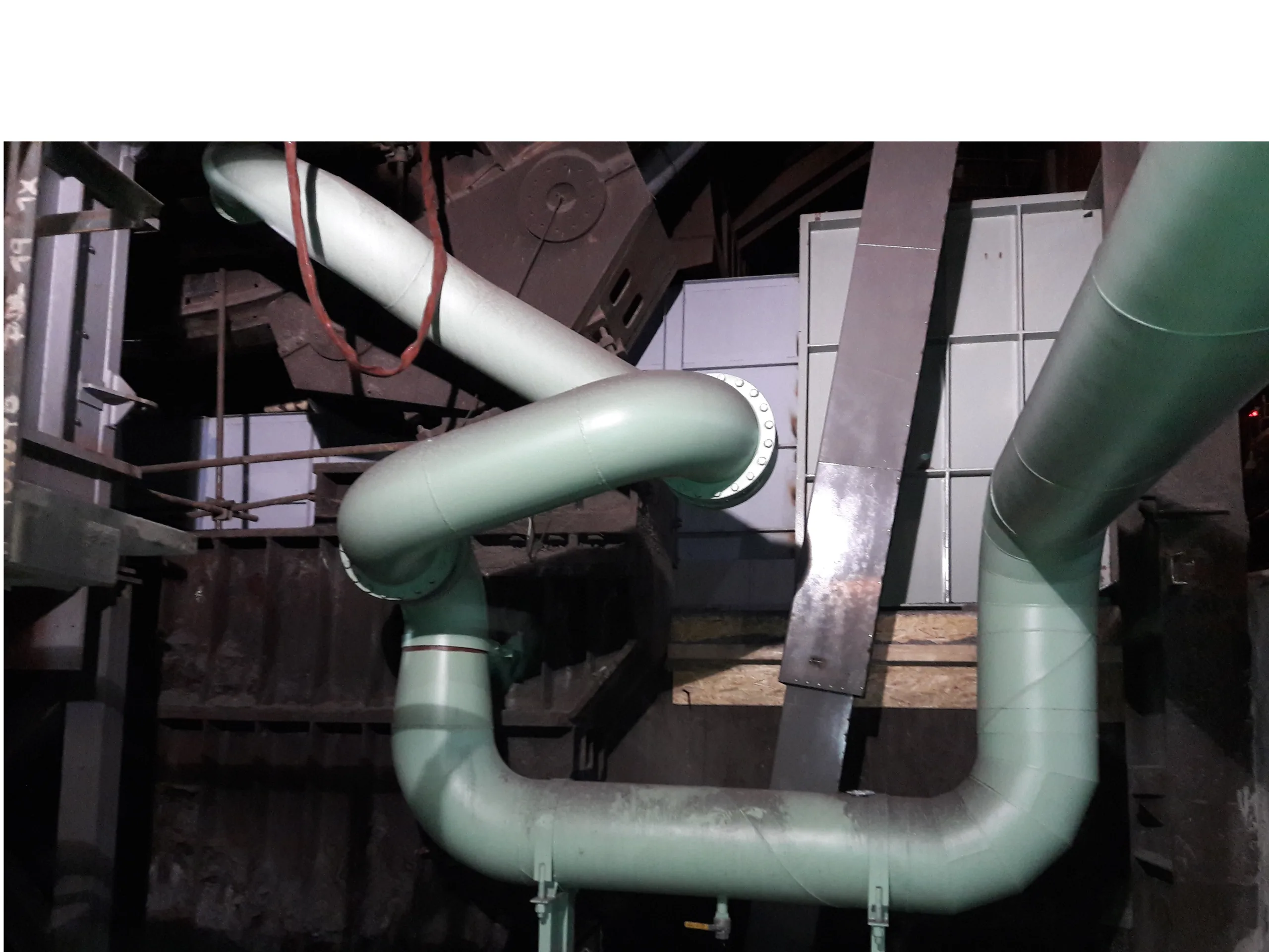 Green-coated pipework with ATN swivel joints in a steel works