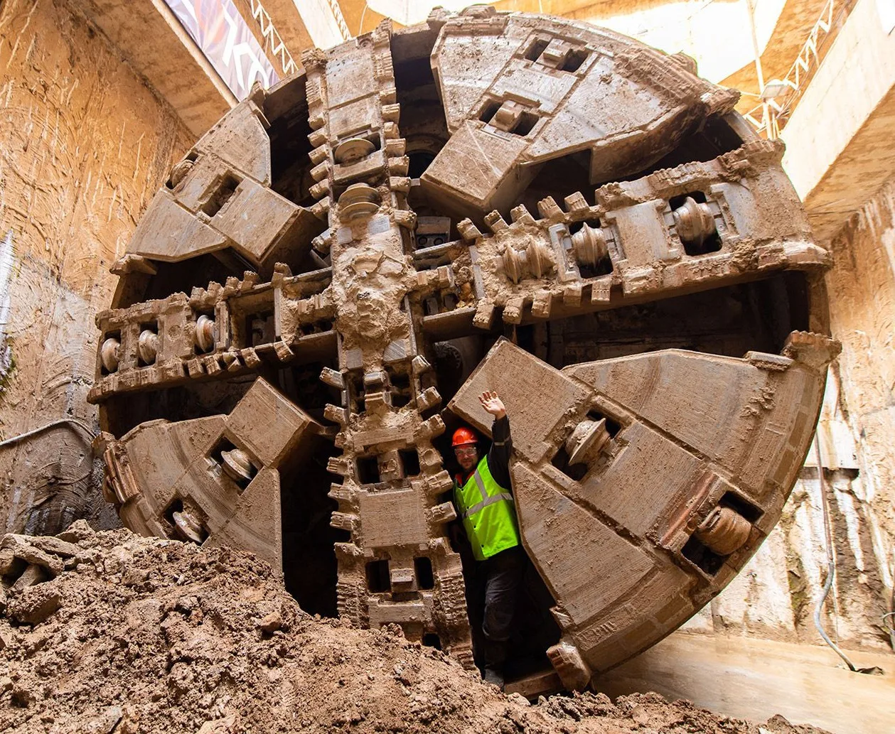 Cutting wheel of a tunnel boring machine