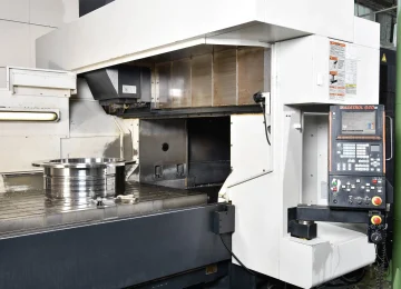 Vertical lathe with workpiece
