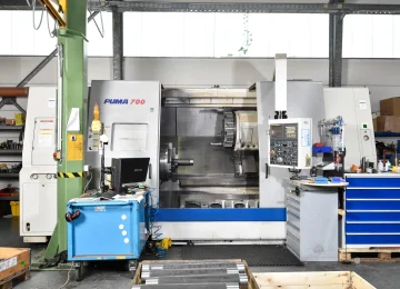 Doosan Puma 700 lathe in the production hall