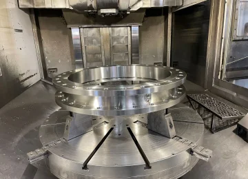 Large swivel joint on a vertical lathe