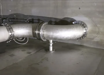 Stainless steel pipeline with swivel joint
