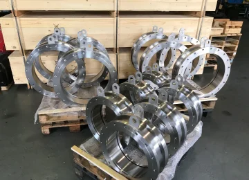 Flanged swivel joints on pallets before shipping
