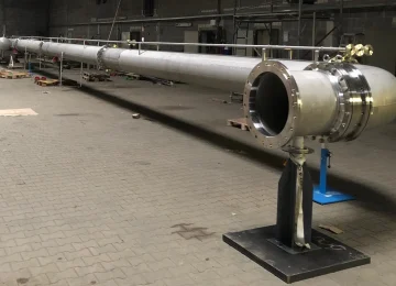 Long stainless steel pipe with swivel joint